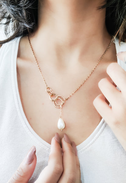 Handcrafted rose gold and pearl Necklace