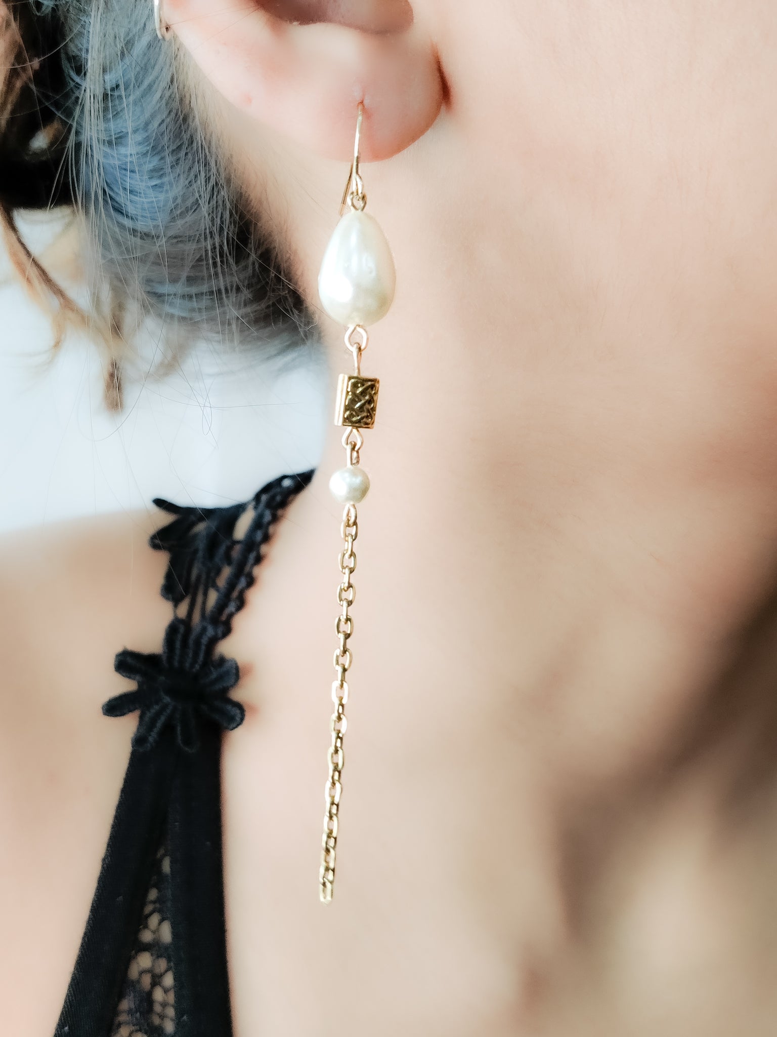 Dainty pearl handcrafted earrings