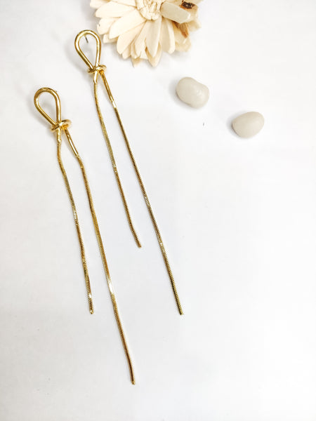Handcrafted golden knot earrings